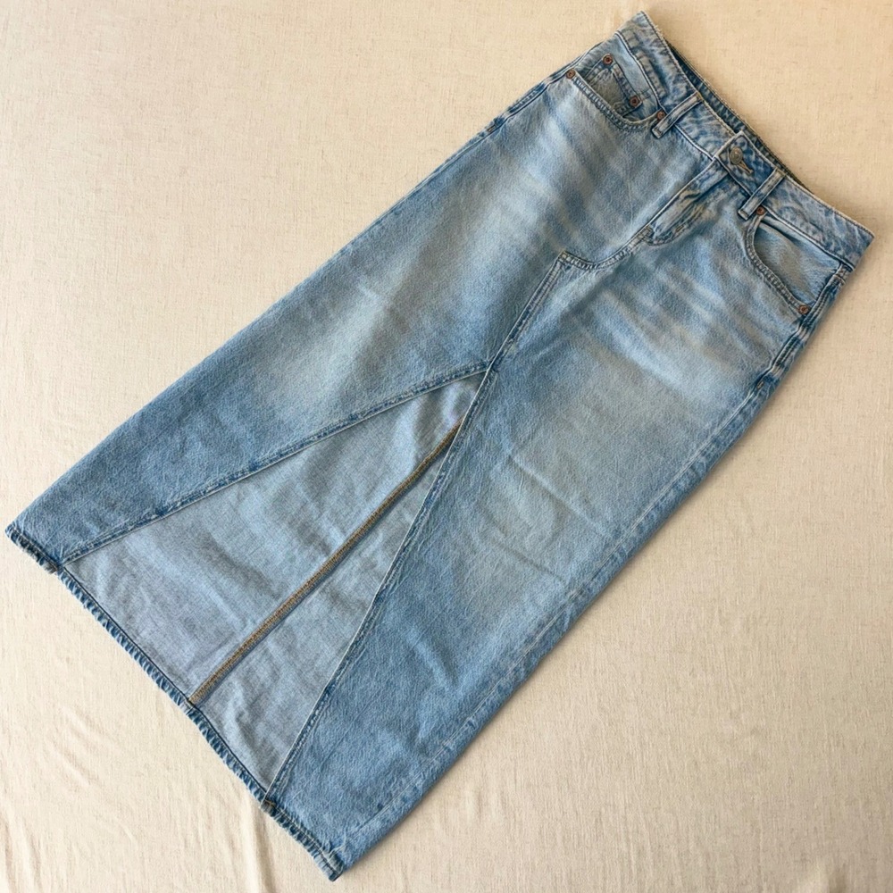 American Eagle Low Rise Maxi Denim Skirt Light Wash Size 000